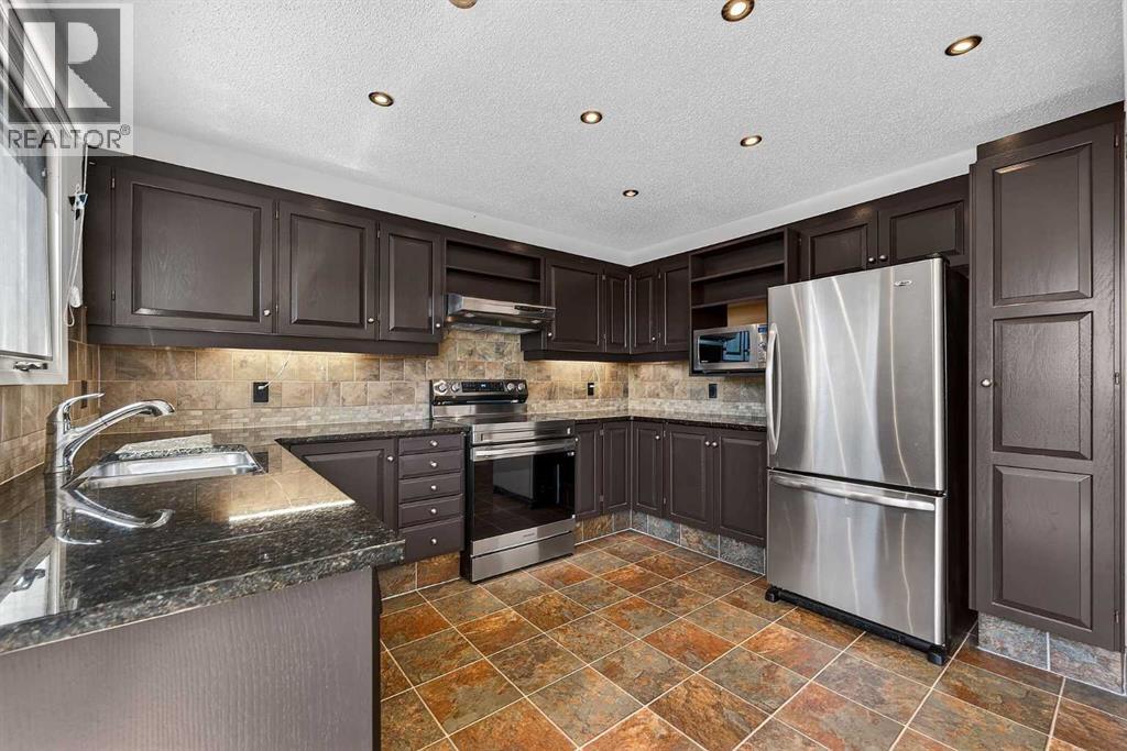 #1 185 Woodridge Drive SW - 20