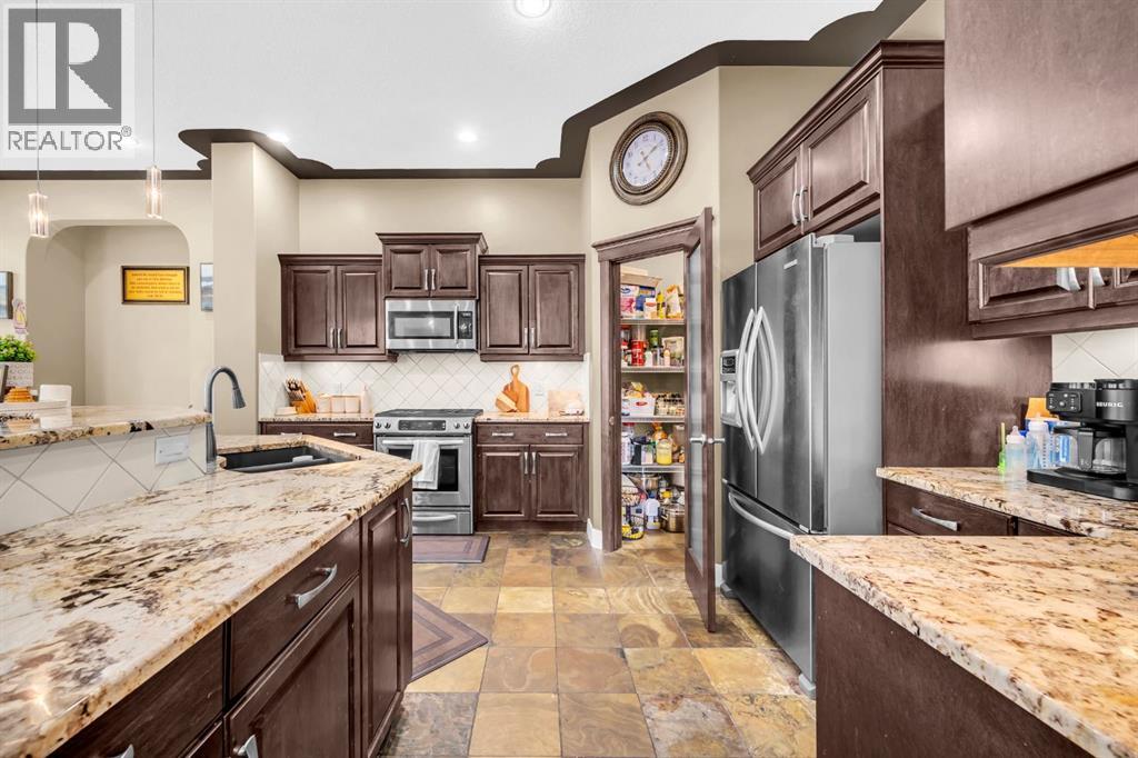 1182 Kingston Crescent Southeast - Photo 16