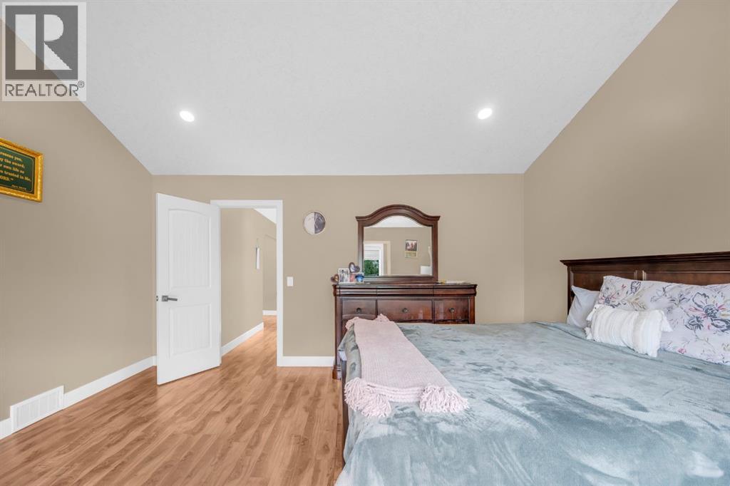 1182 Kingston Crescent Southeast - Photo 31
