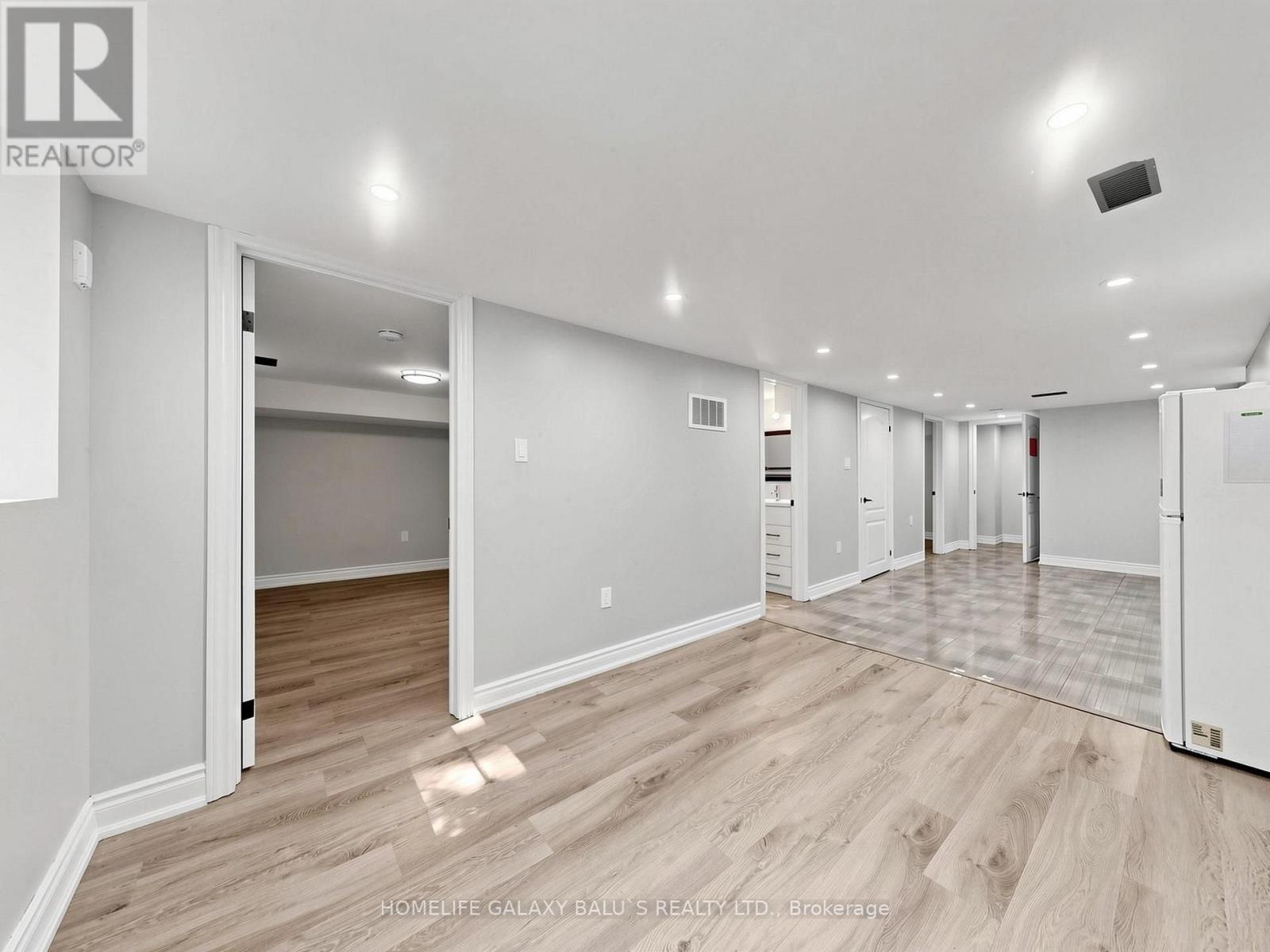 136 CENTRAL PARK BOULEVARD N - Image 34