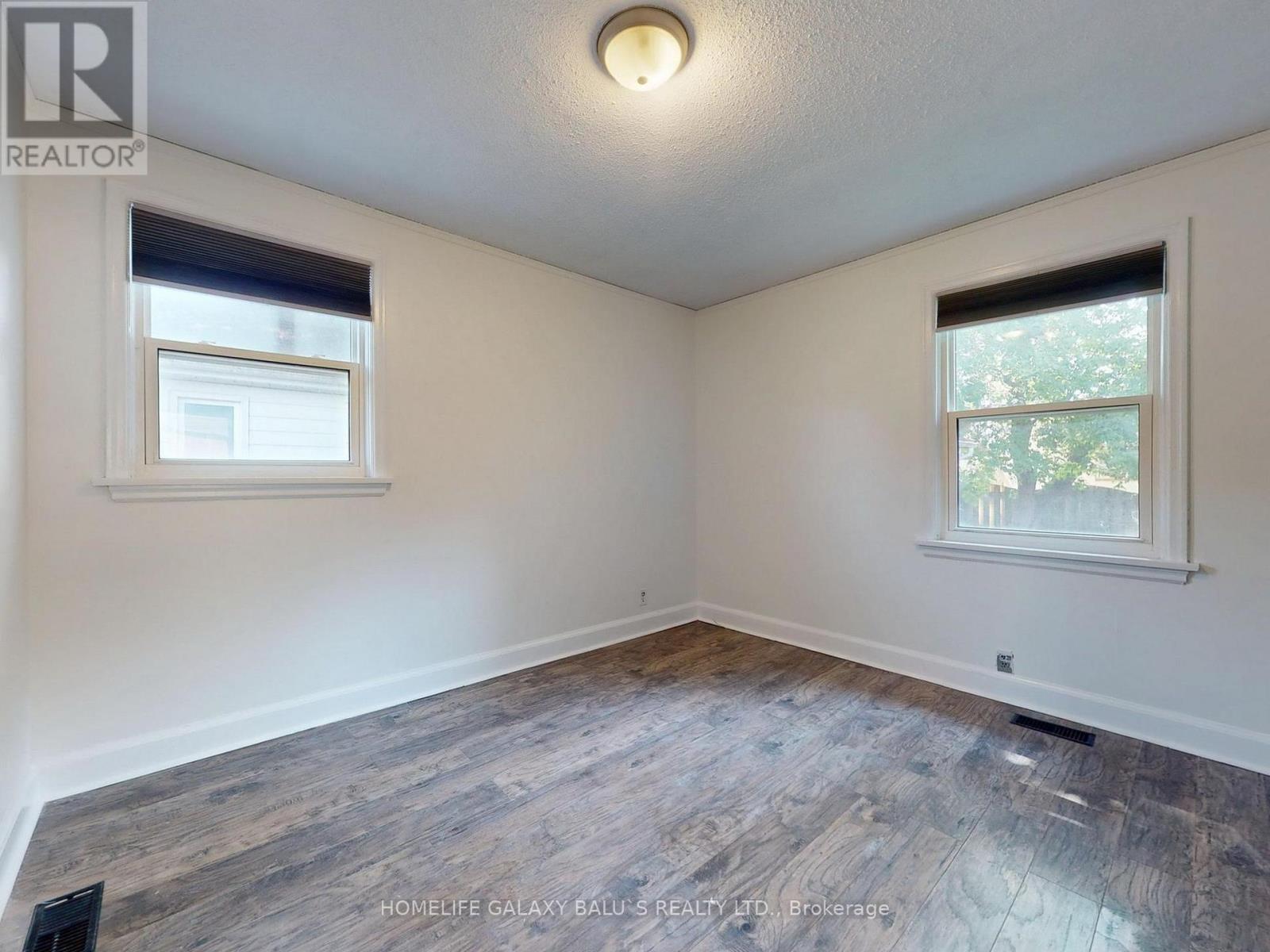 136 CENTRAL PARK BOULEVARD N - 17