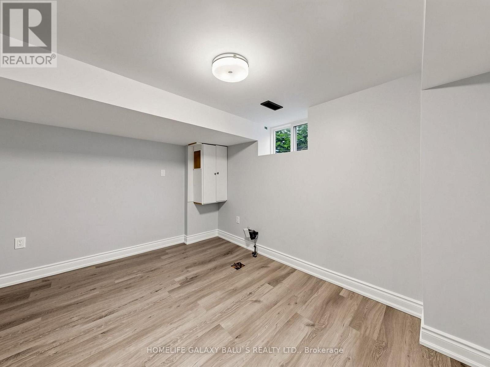 136 CENTRAL PARK BOULEVARD N - Image 36