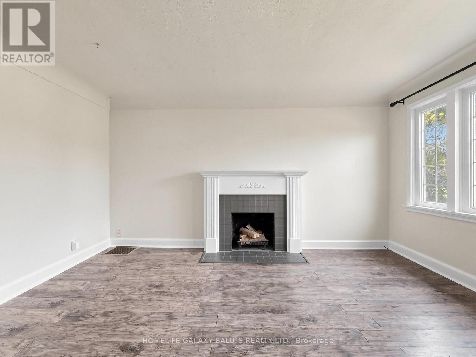136 CENTRAL PARK BOULEVARD N - Image 4
