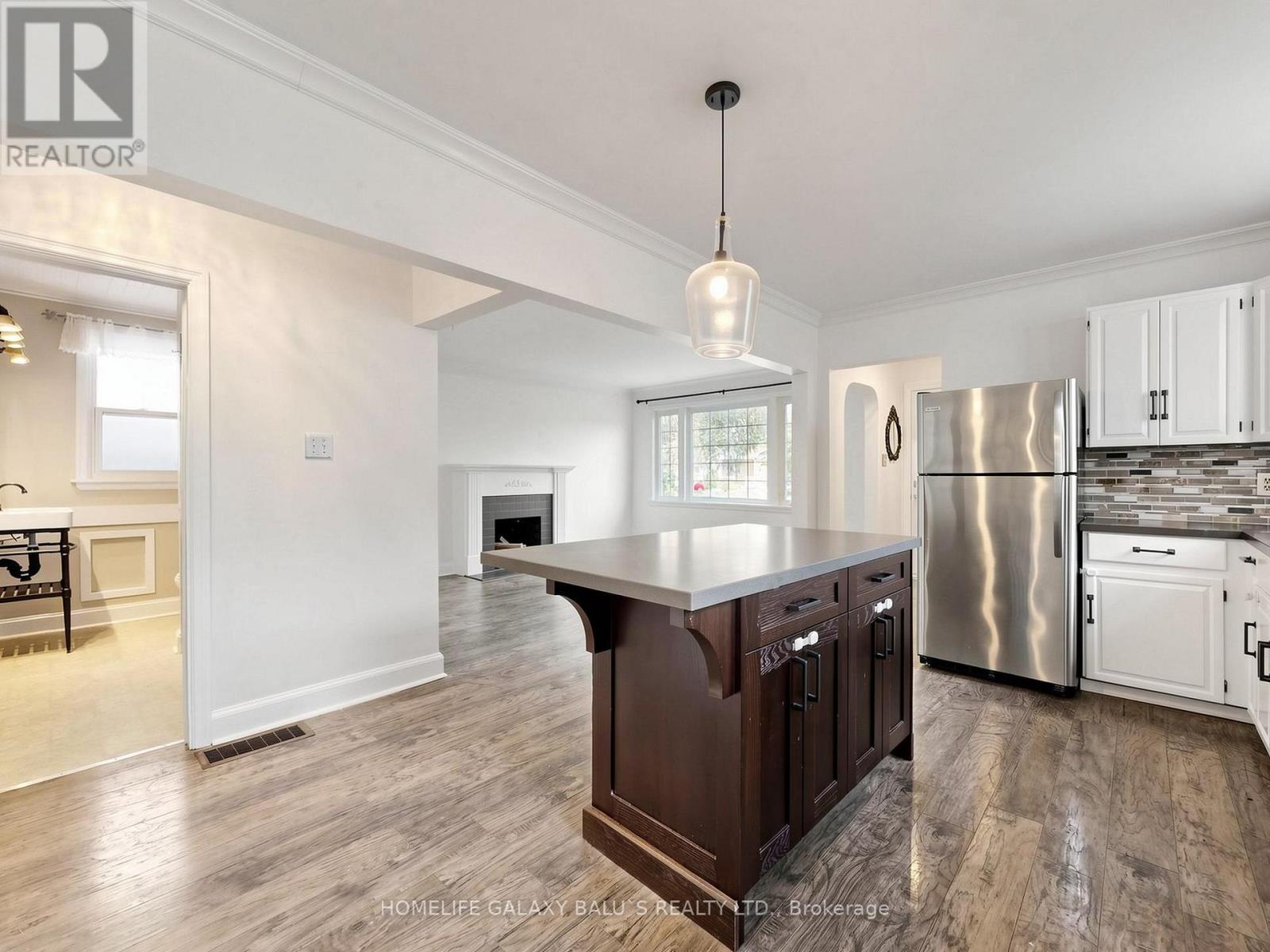136 CENTRAL PARK BOULEVARD N - 11