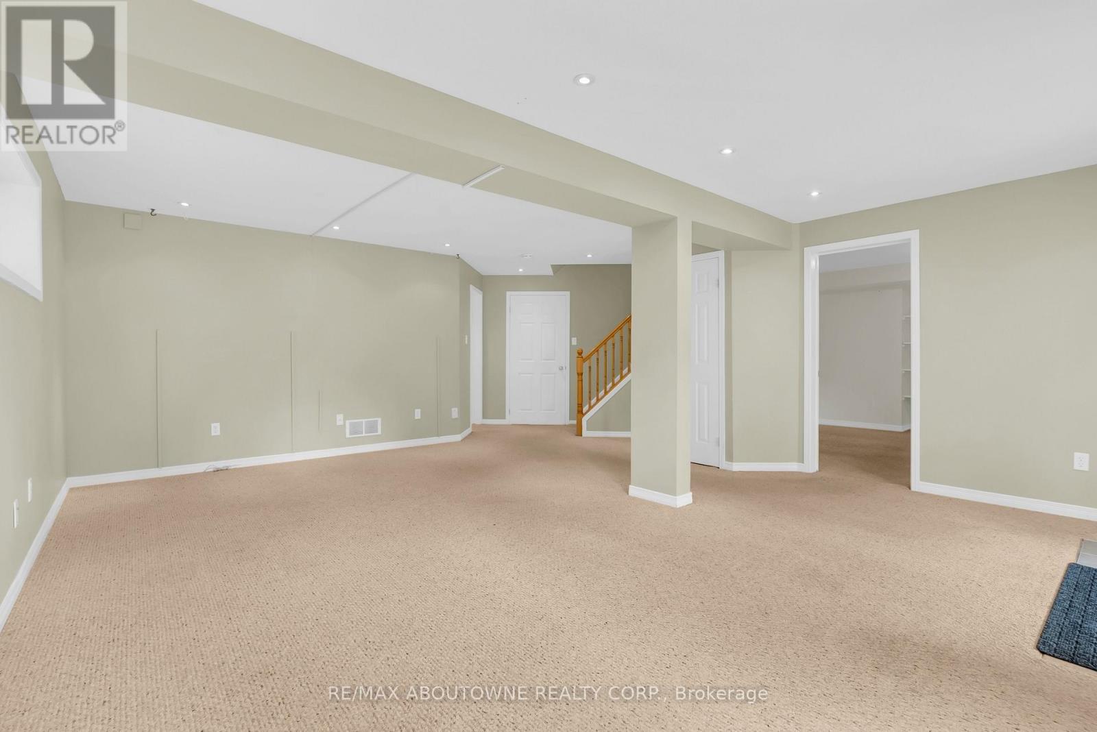 32 JENSON BOULEVARD - 34