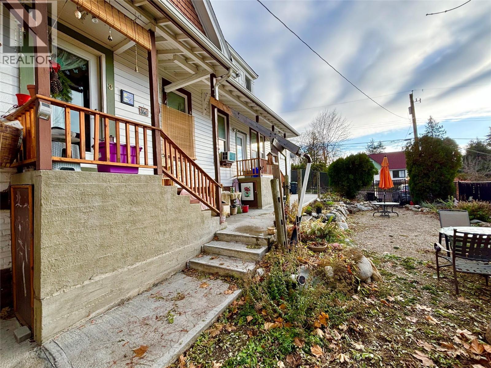  2003 37 Avenue, Vernon