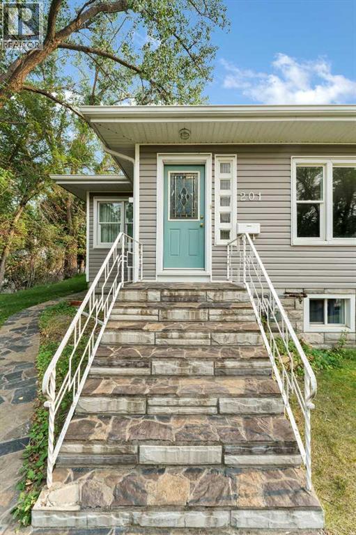 201 1 Street SW - 4