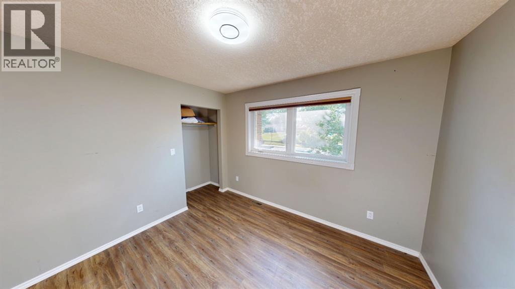 301 4 Avenue - Image 10