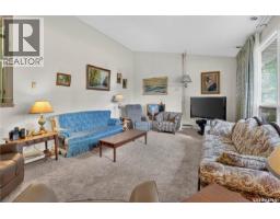 Family room - 121 4th Street E, Nipawin, SK S0E1E0 Photo 13