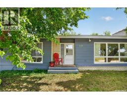 Living room - 121 4th Street E, Nipawin, SK S0E1E0 Photo 7