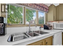 3pc Ensuite bath - 121 4th Street E, Nipawin, SK S0E1E0 Photo 9