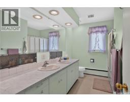 121 4th Street E, Nipawin, SK S0E1E0 Photo 24