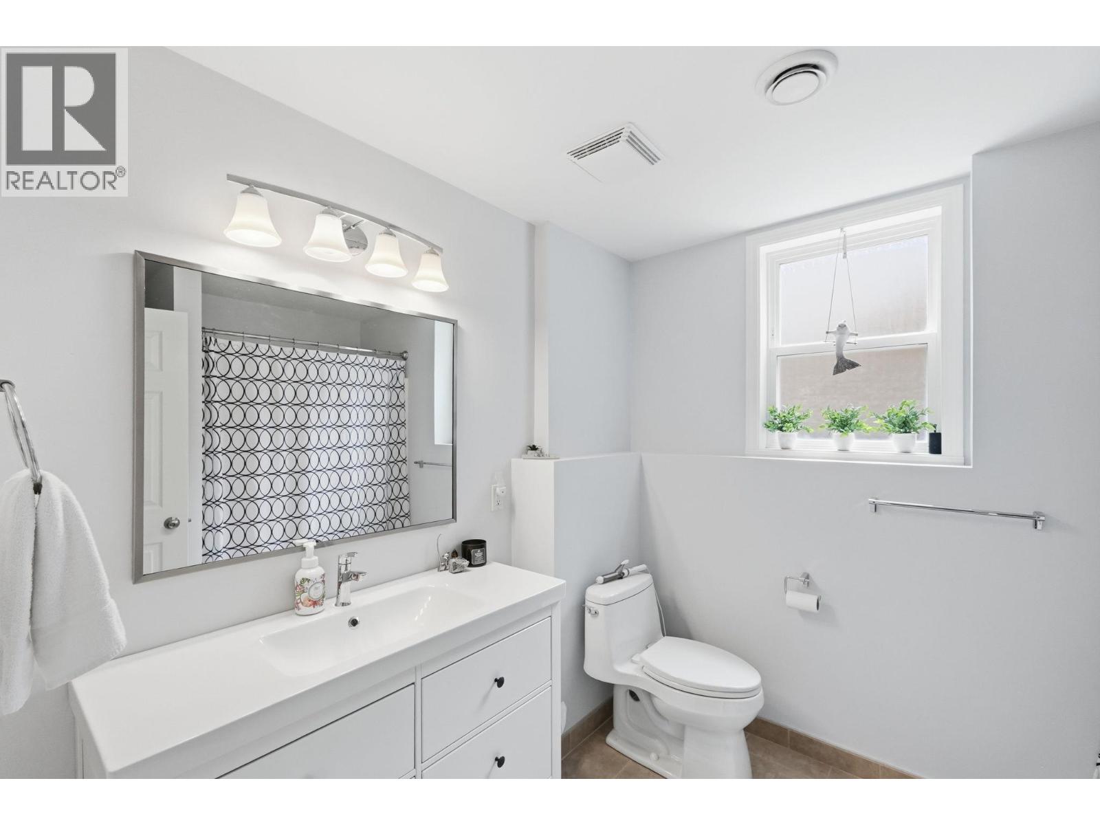  2166 Shannon Woods Way, West Kelowna