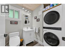 1726 31 Highway, Queens Bay, BC V0B1M1 Photo 36