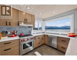 Living room - 1726 31 Highway, Queens Bay, BC V0B1M1 Photo 8