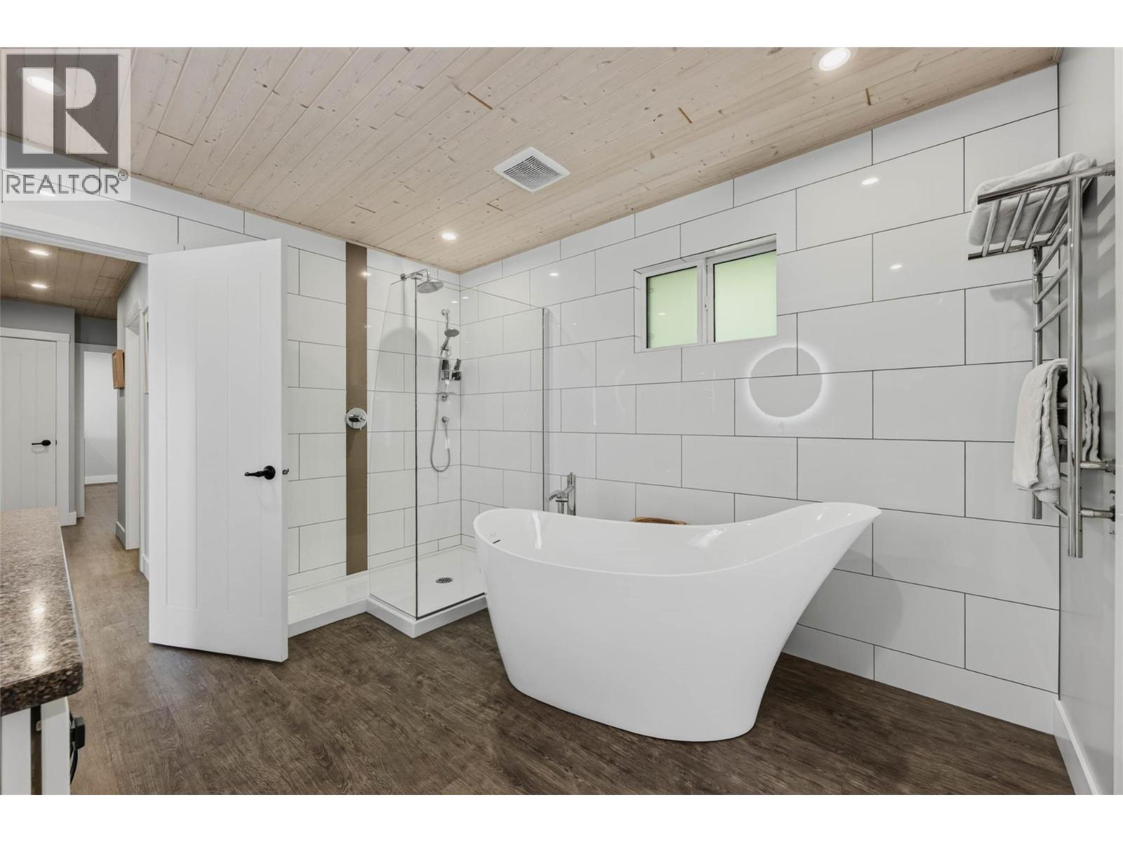 1726 31 Highway - 33
