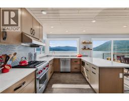 Full bathroom - 1726 31 Highway, Queens Bay, BC V0B1M1 Photo 7