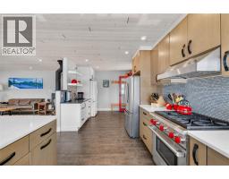 Dining room - 1726 31 Highway, Queens Bay, BC V0B1M1 Photo 9