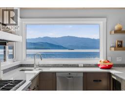 1726 31 Highway, Queens Bay, BC V0B1M1 Photo 13