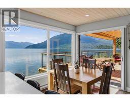1726 31 Highway, Queens Bay, BC V0B1M1 Photo 17