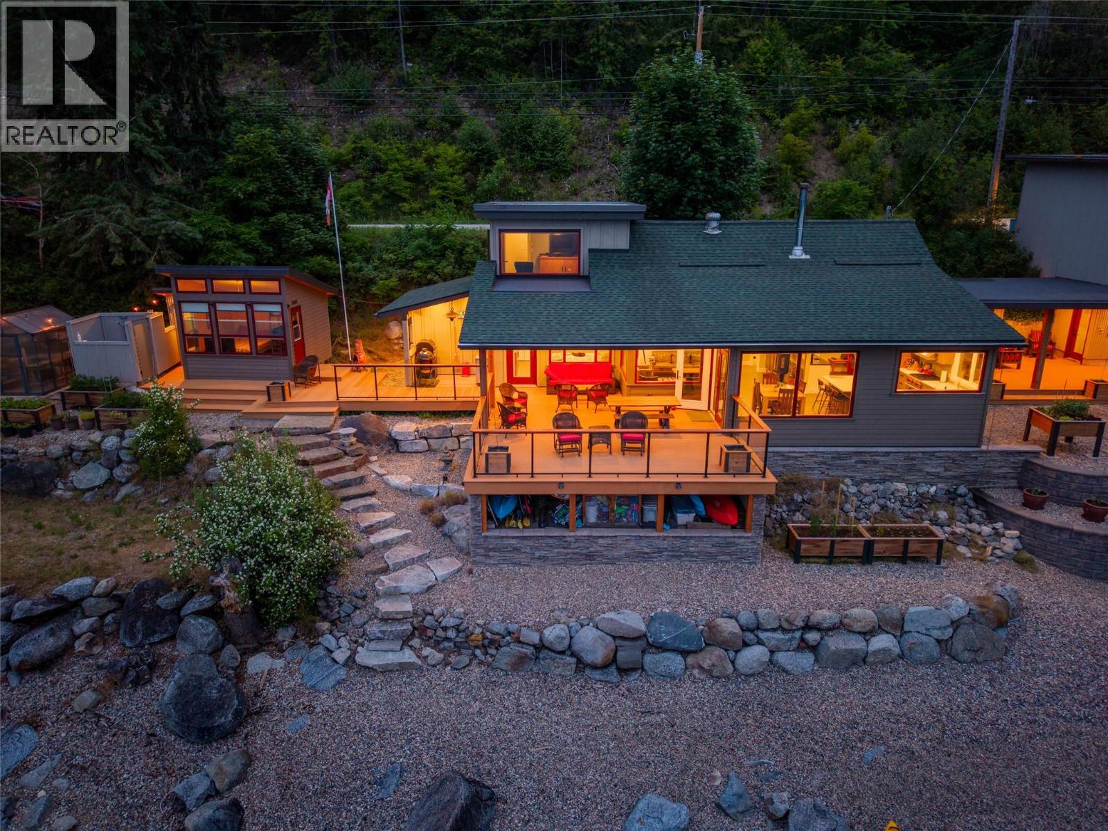 1726 31 Highway - 94