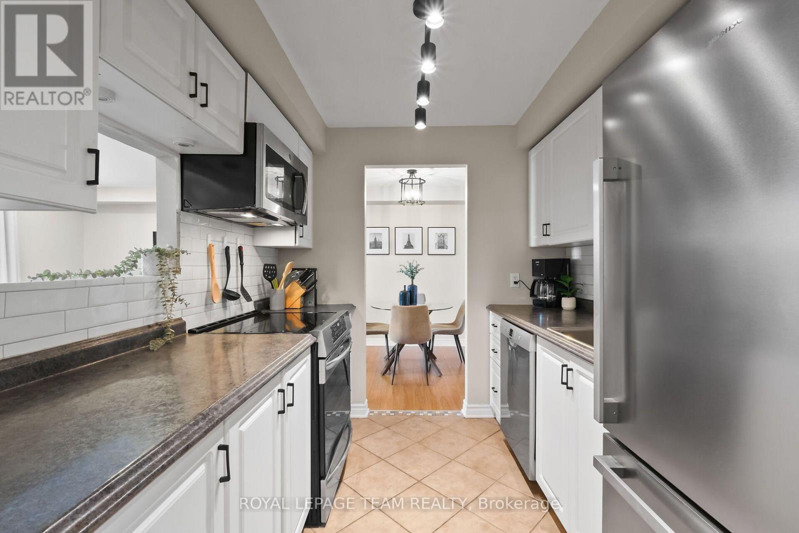 2 Bed, 1 Bath House for Sale in Ottawa – 1906 – 199 KENT STREET, Ottawa – MLS# X13668752 - Image 13