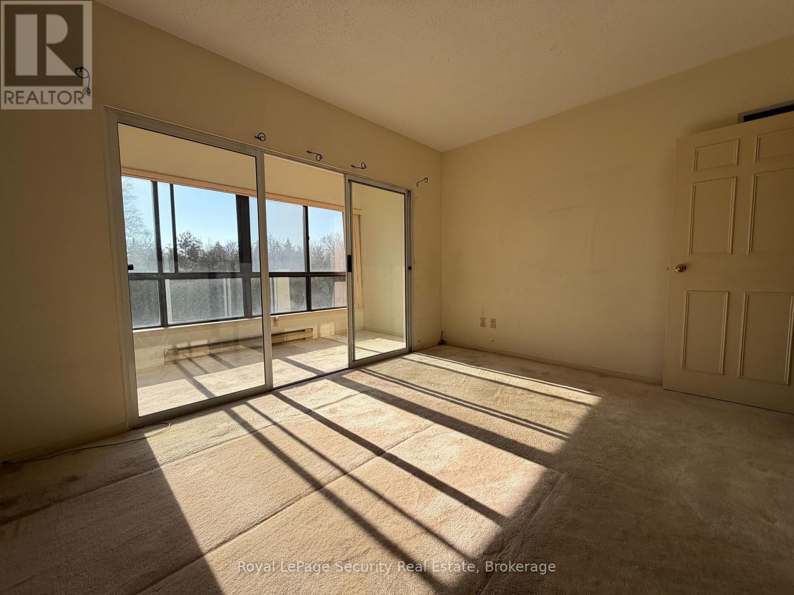 #10 20 GLEBE ROAD W - 26