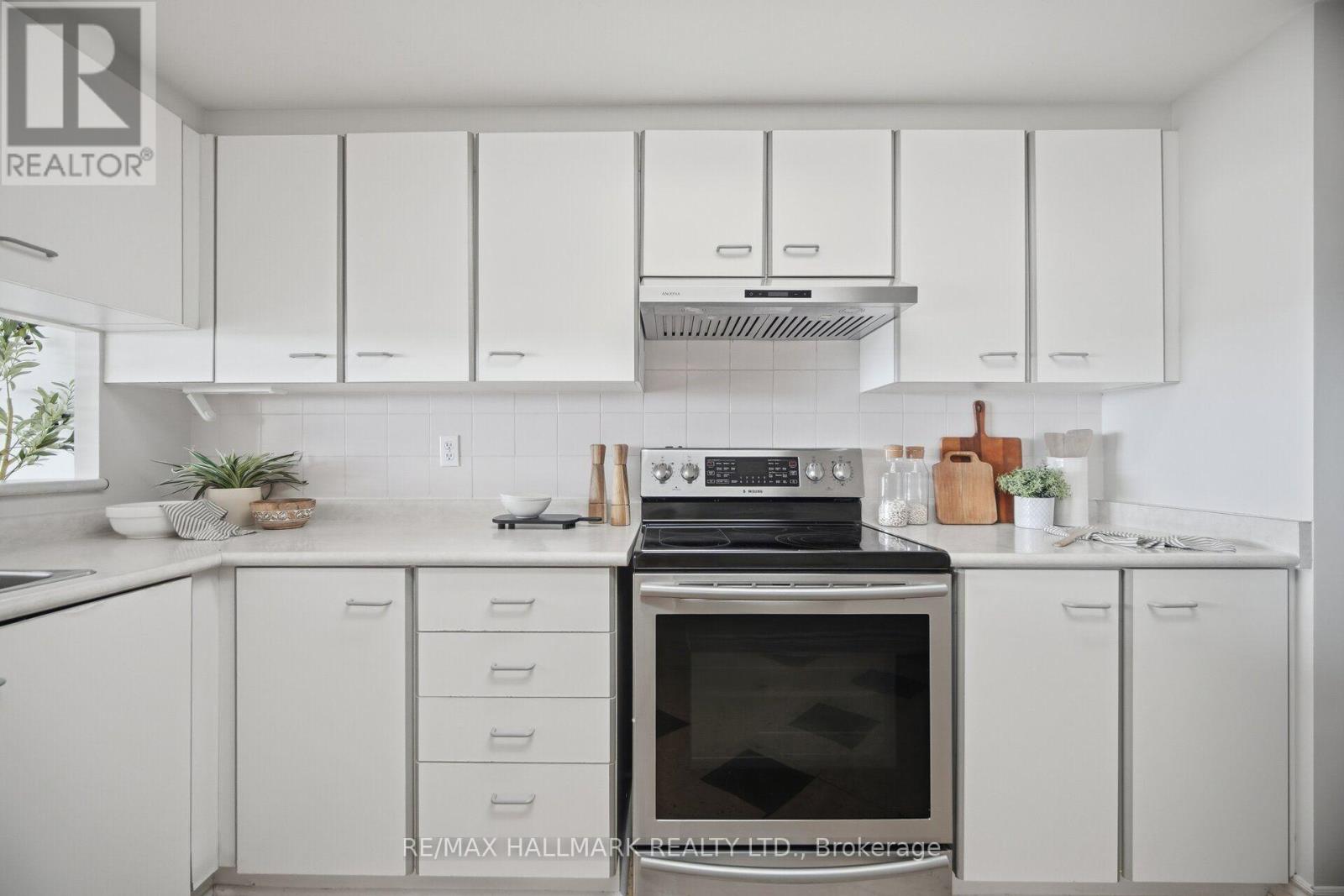 #1005 712 ROSSLAND ROAD E - 14