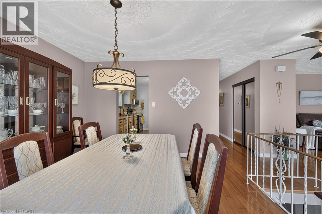 49 BROOKSTREAM Court - 16