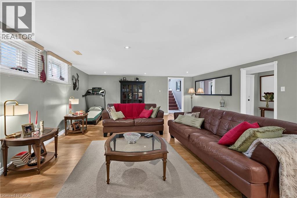 49 BROOKSTREAM Court - 31