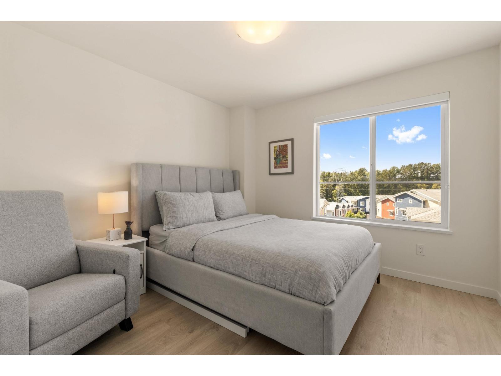 128 16561 17A AVENUE, White Rock