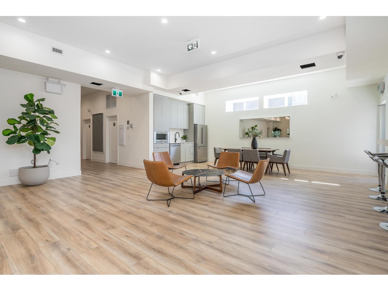 128 16561 17A AVENUE, White Rock