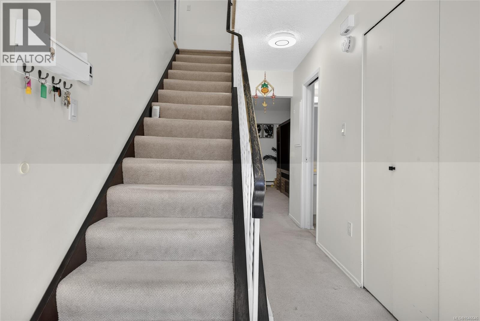 3 864 Swan Street, Saanich