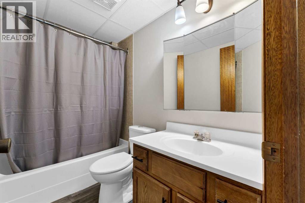 #211 1051 3 Street NW - 35