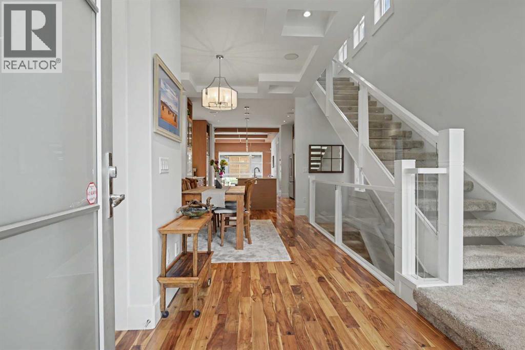 2027 42 Avenue SW, Altadore, Calgary photo 2