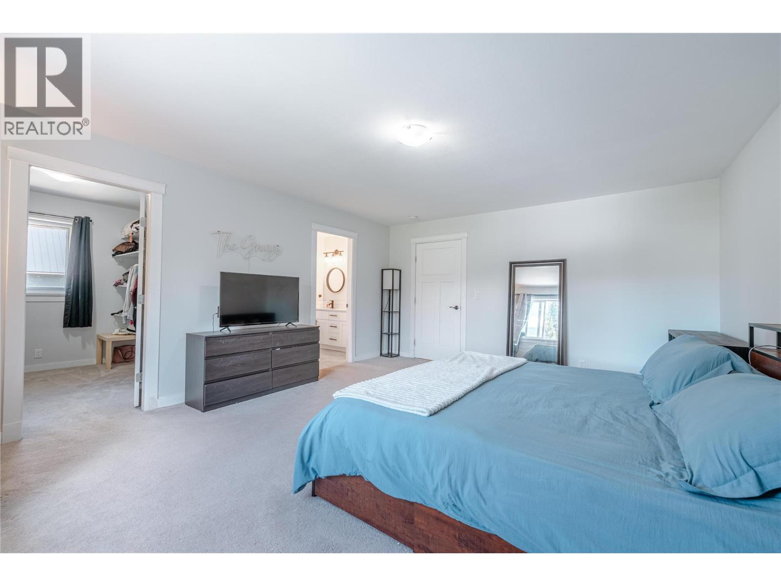 703 Center Street, Revelstoke
