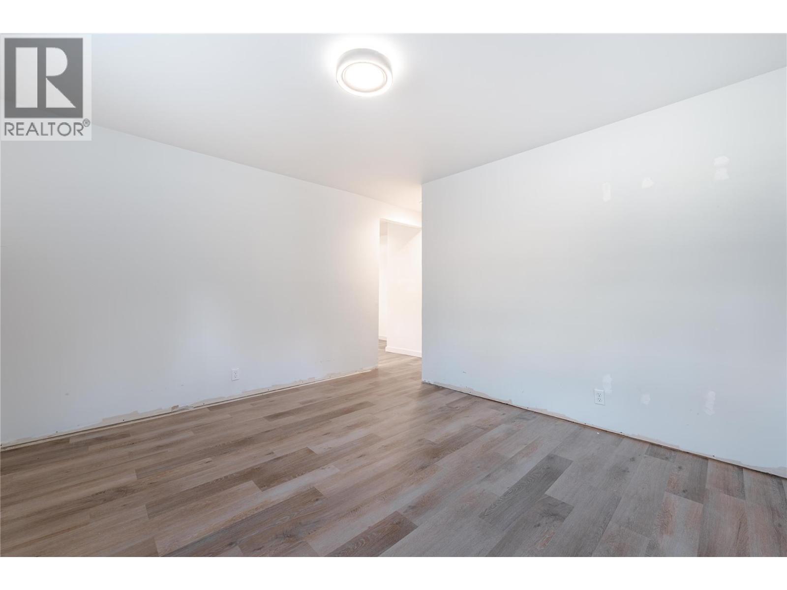 703 Center Street, Revelstoke