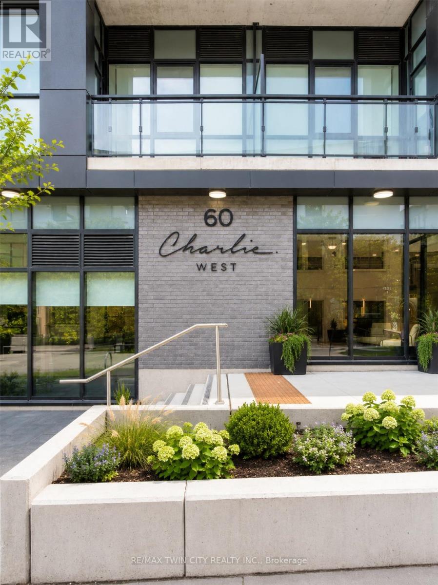1402 - 60 CHARLES STREET W — photo 2