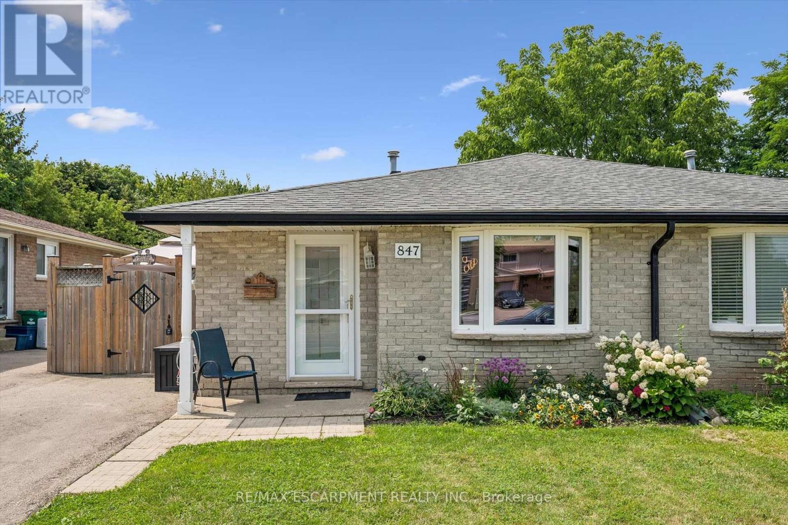 847 DOON VILLAGE ROAD - 1