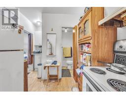 Kitchen - 1367 Cannon Street E, Hamilton, ON L8H1W2 Photo 9