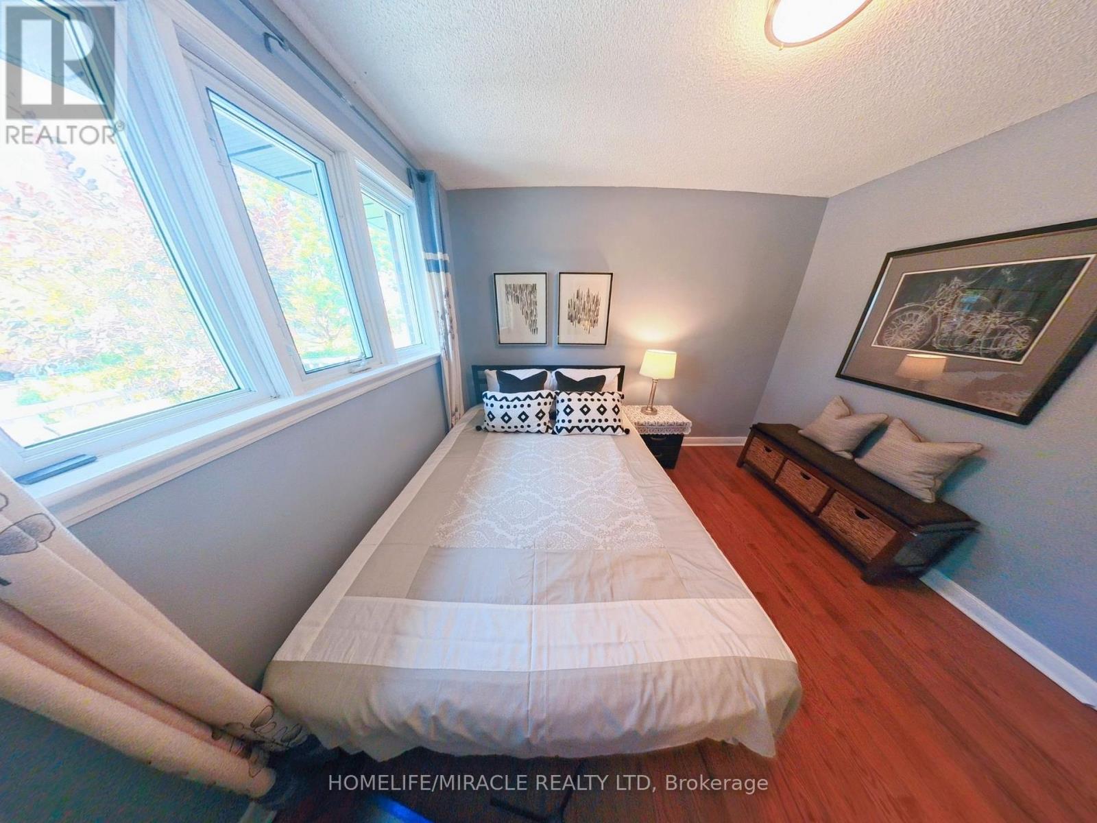 113 PONTIAC AVENUE - Image 15