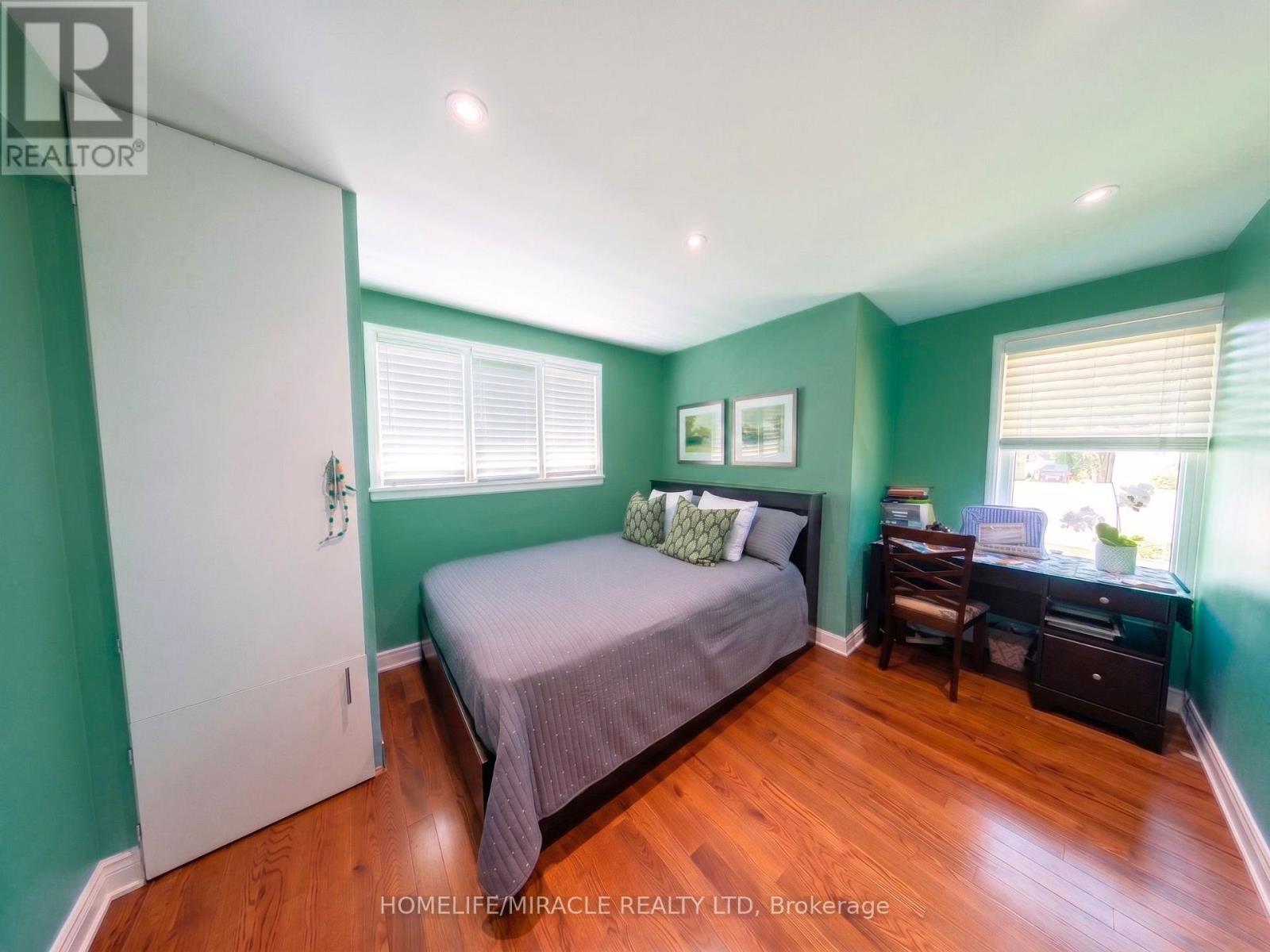 113 PONTIAC AVENUE - 17