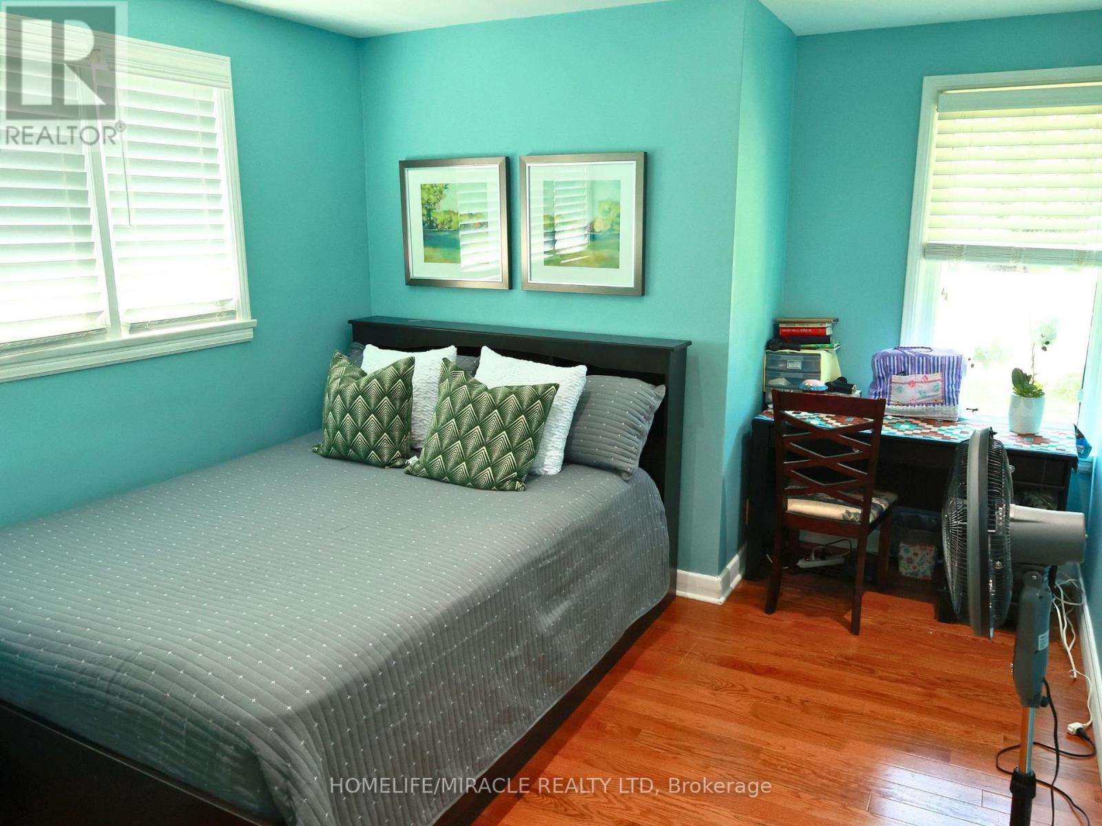 113 PONTIAC AVENUE - 18