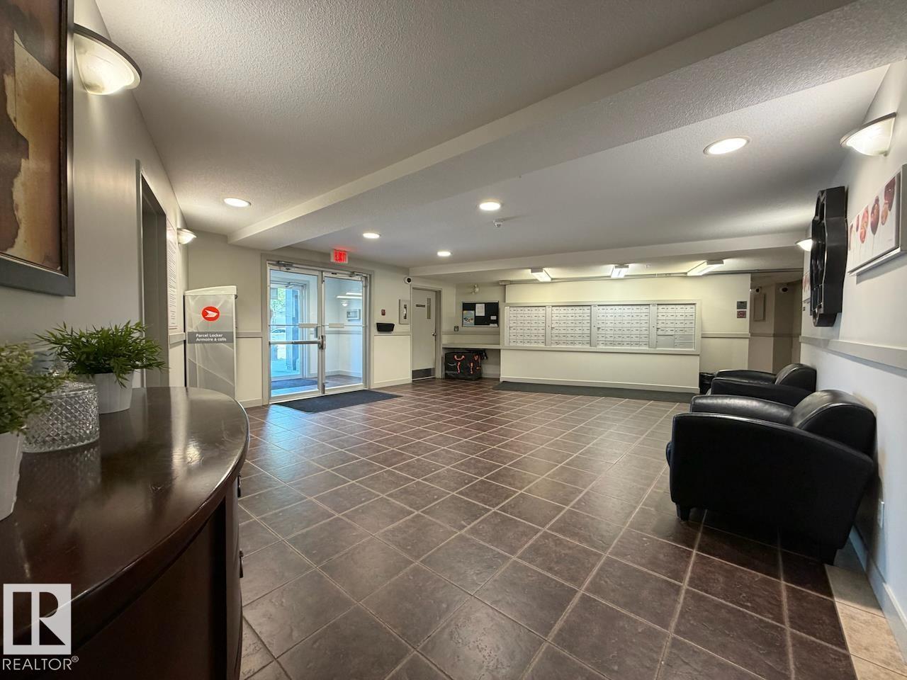 #104 920 156 ST NW, South Terwillegar, Edmonton photo 2