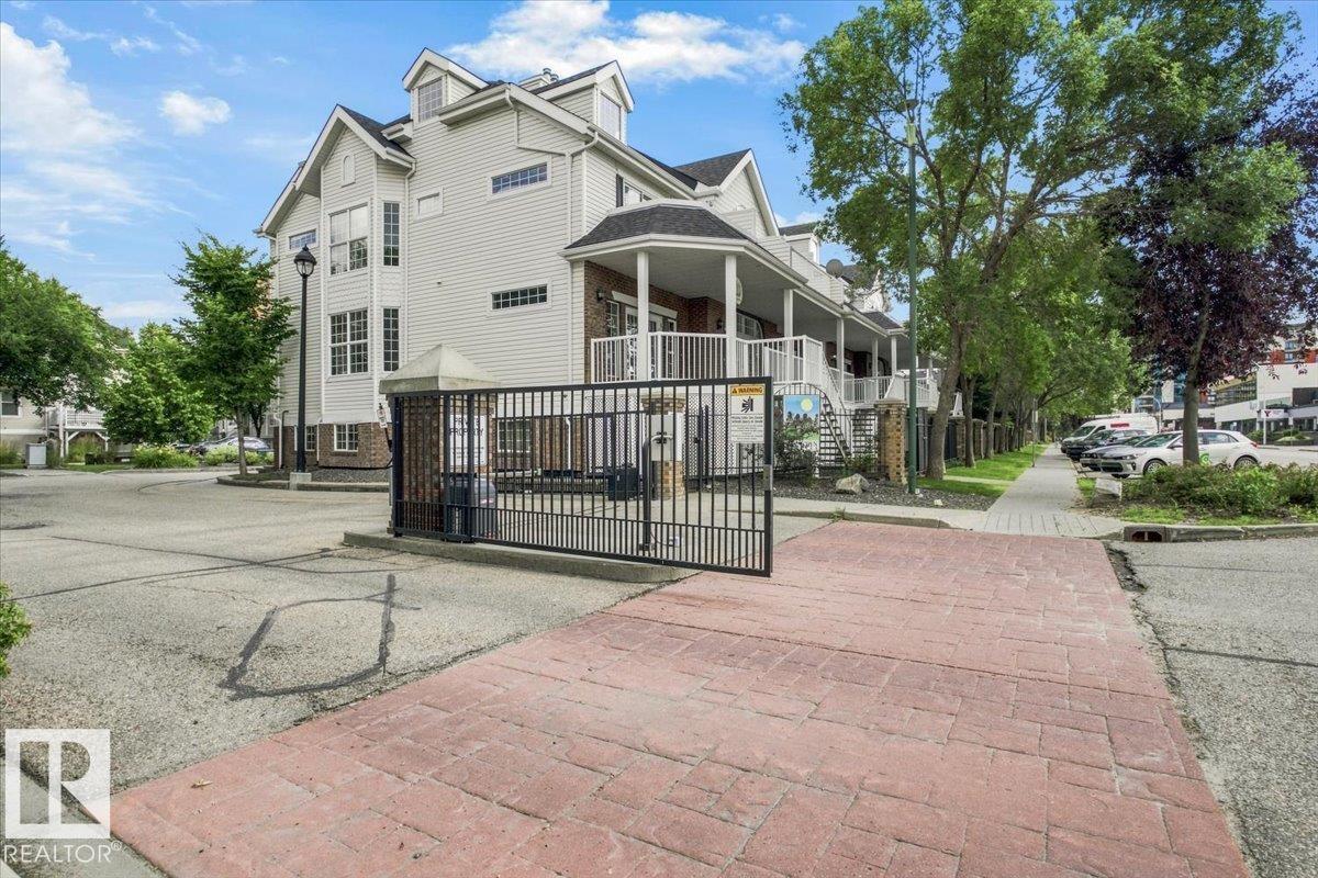 #3 10235 111 ST NW - 32