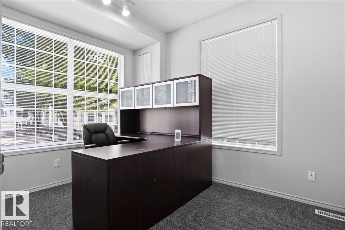 #3 10235 111 ST NW - 11