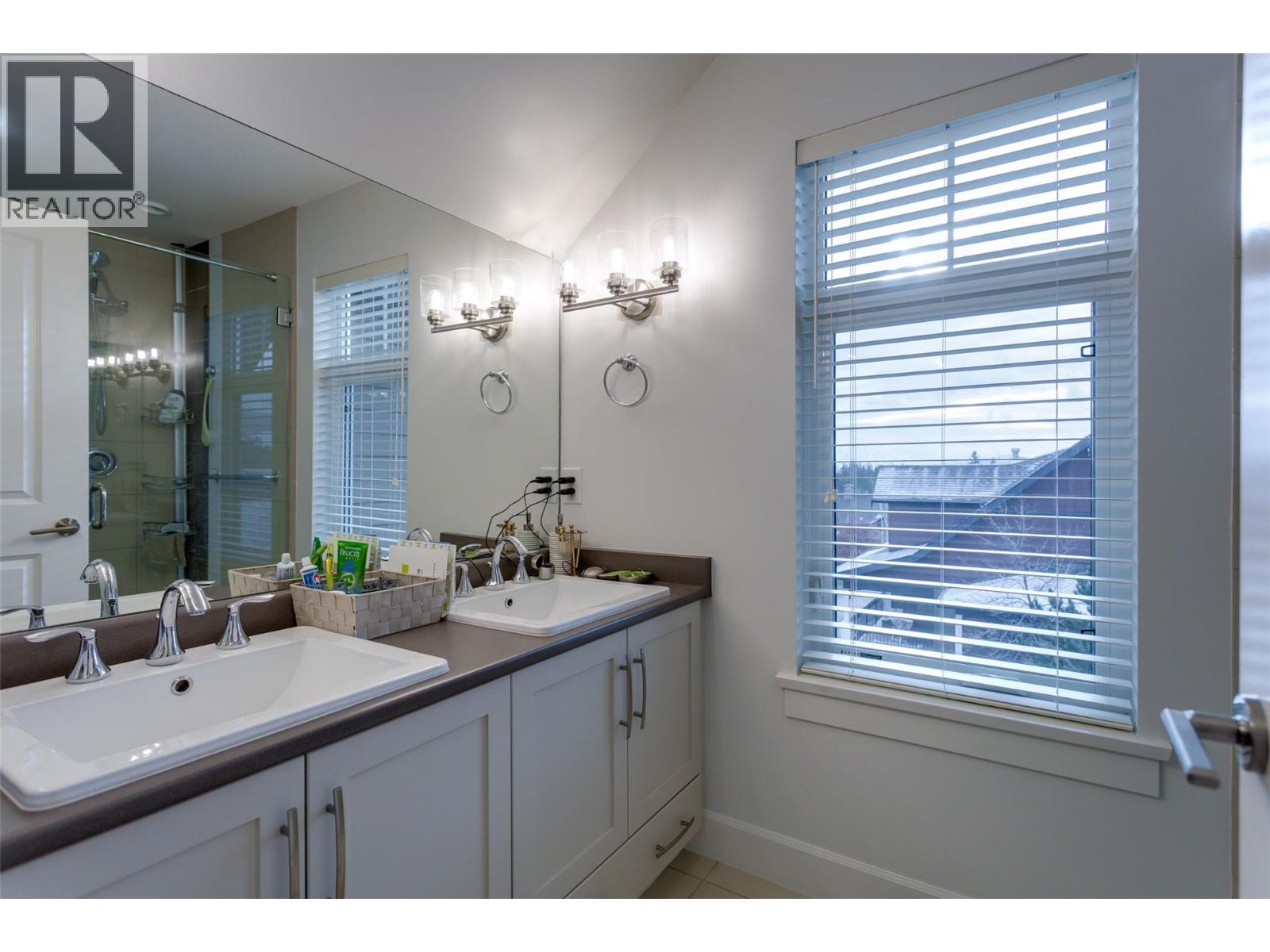 12875 Lake Hill Lane - Image 17