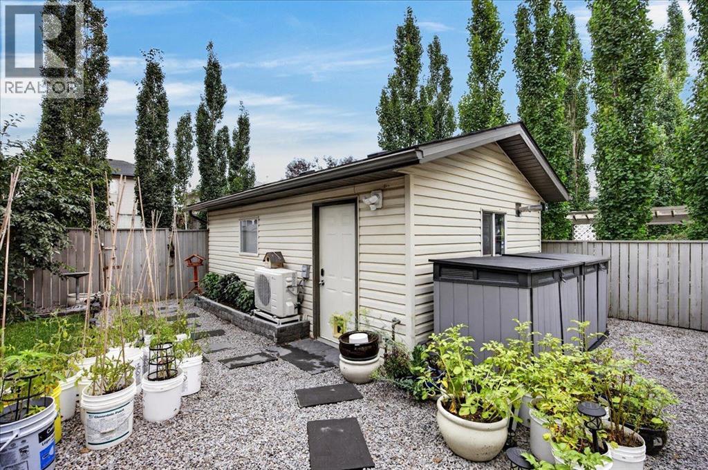 2745 Coopers Manor SW - 40