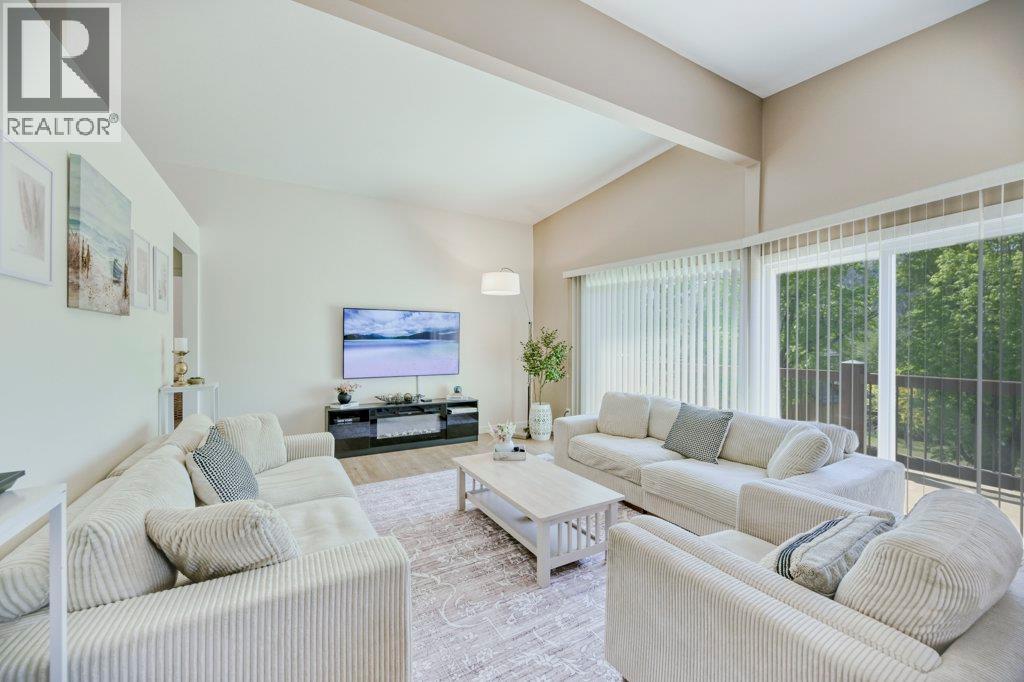 7562 CREST-A-WAY Road - 11
