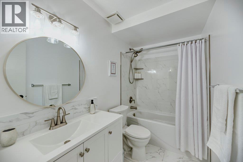 7562 CREST-A-WAY Road, Oliver